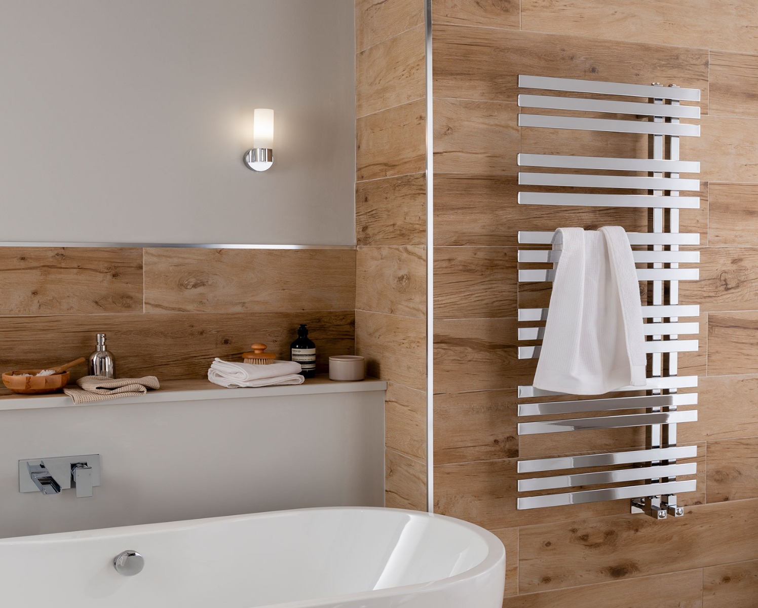 Contemporary Aquila Towel Rail Electric-Chrome 1400x600