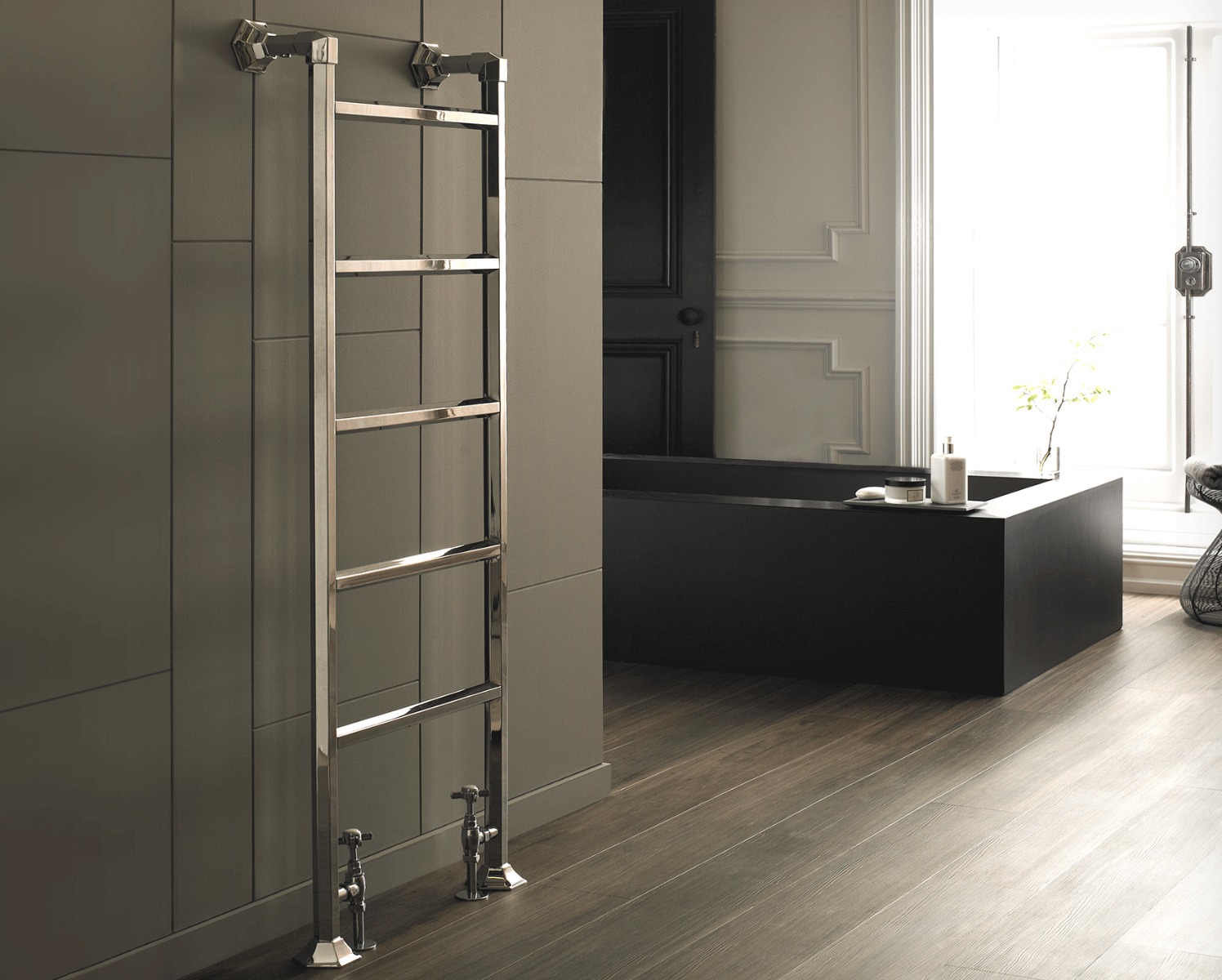 Traditional Art Moderne Electric Only - Chrome 943x600