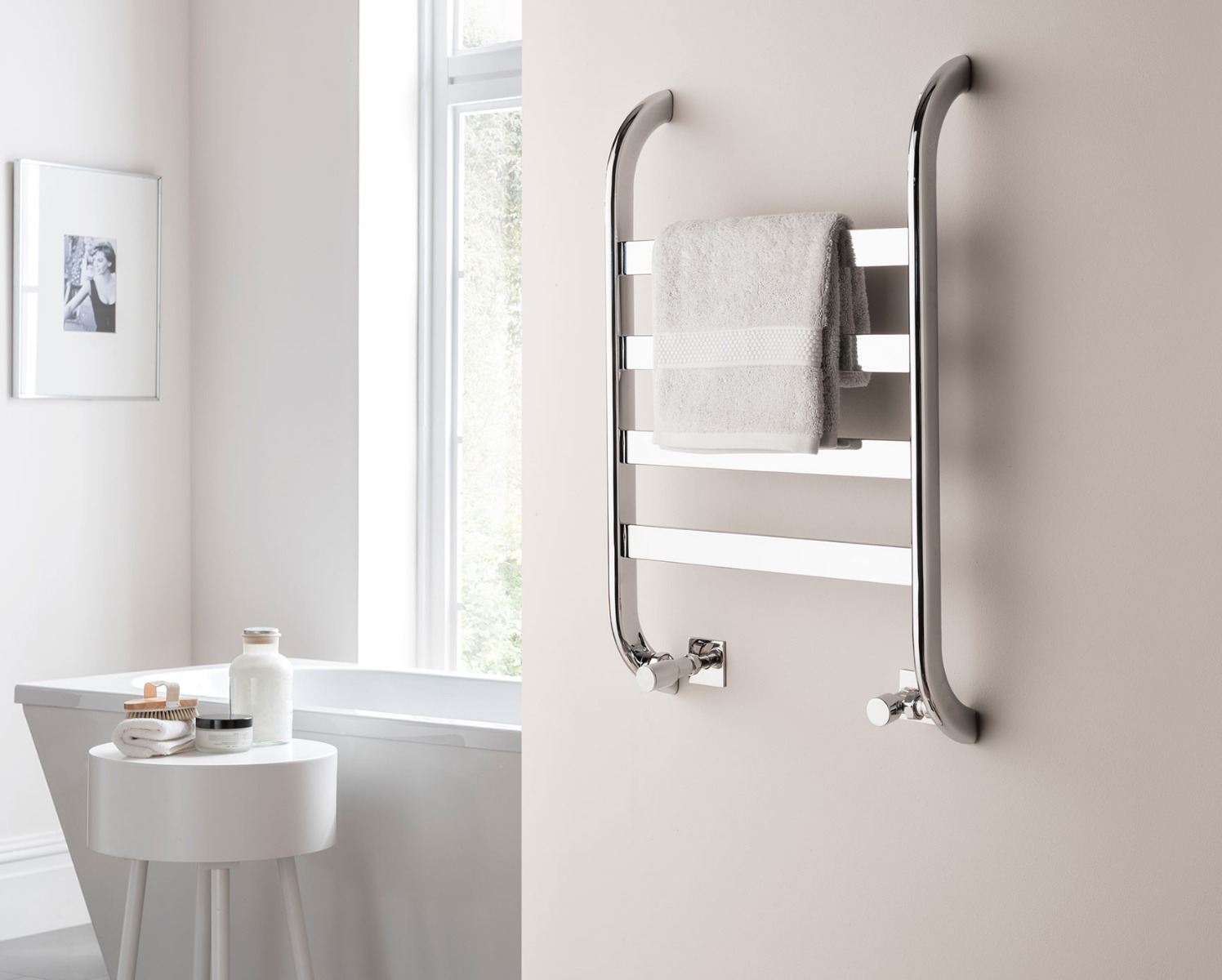 Contemporary Décor Towel Rail Heating-Chrome 1200x450