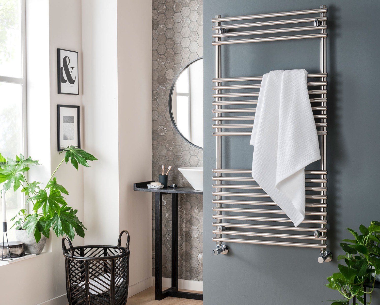 Ladder Rails Stella (curved) Heating Only - Polished Stainless Steel 1200x450
