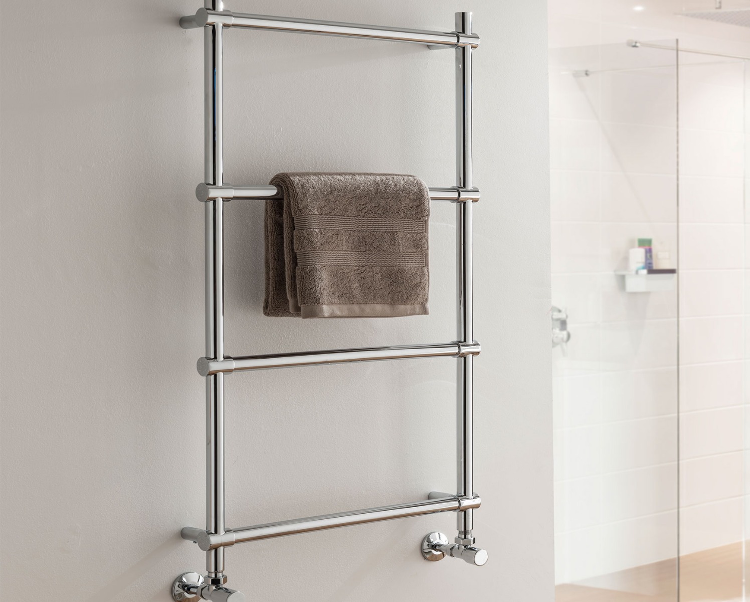 Contemporary Unique Towel Rail Electric-Chrome 950x500
